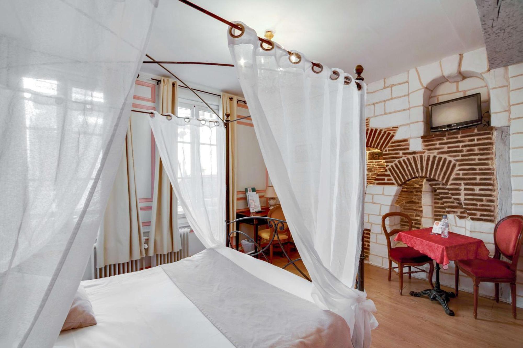 Brit Hotel Comtes De Champagne - Troyes Centre Historique Εξωτερικό φωτογραφία