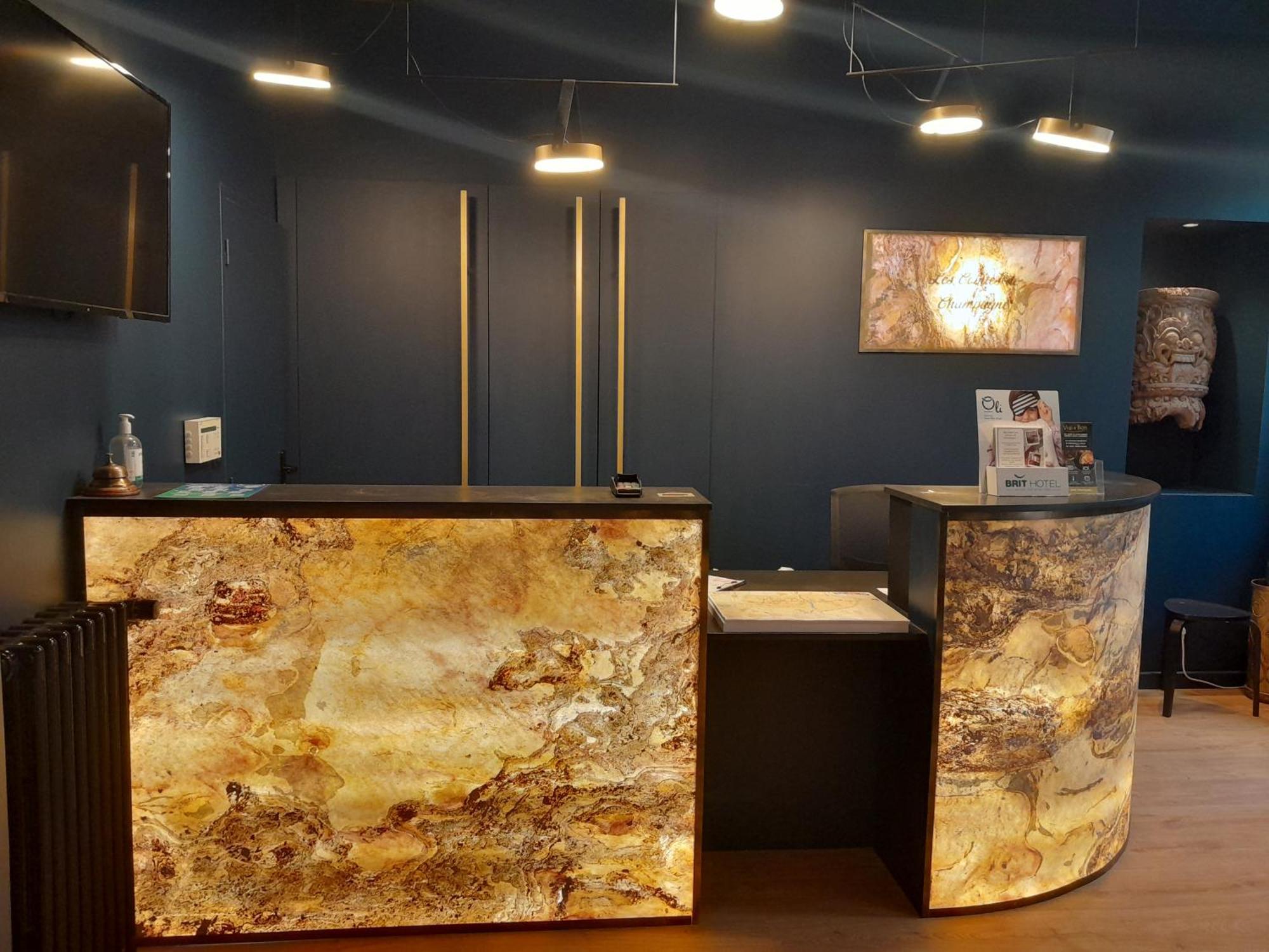 Brit Hotel Comtes De Champagne - Troyes Centre Historique Εξωτερικό φωτογραφία